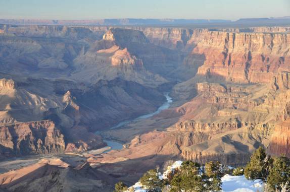 Vista do rio Colorado, no mirante conhecido como Desert View, na borda sul do Grand Canyon, no Arizona, nos Estados Unidos